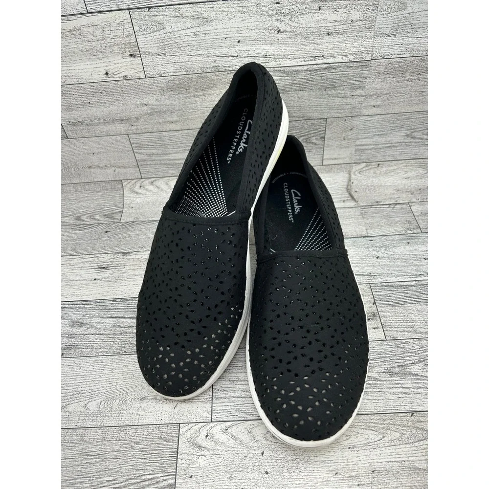 Clarks Cloudsteppers‎ Women Sz 9.5 M Black Perforated Slip On Shoes 261713704070